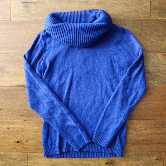 Gap Turtleneck - Picture 2 of 3